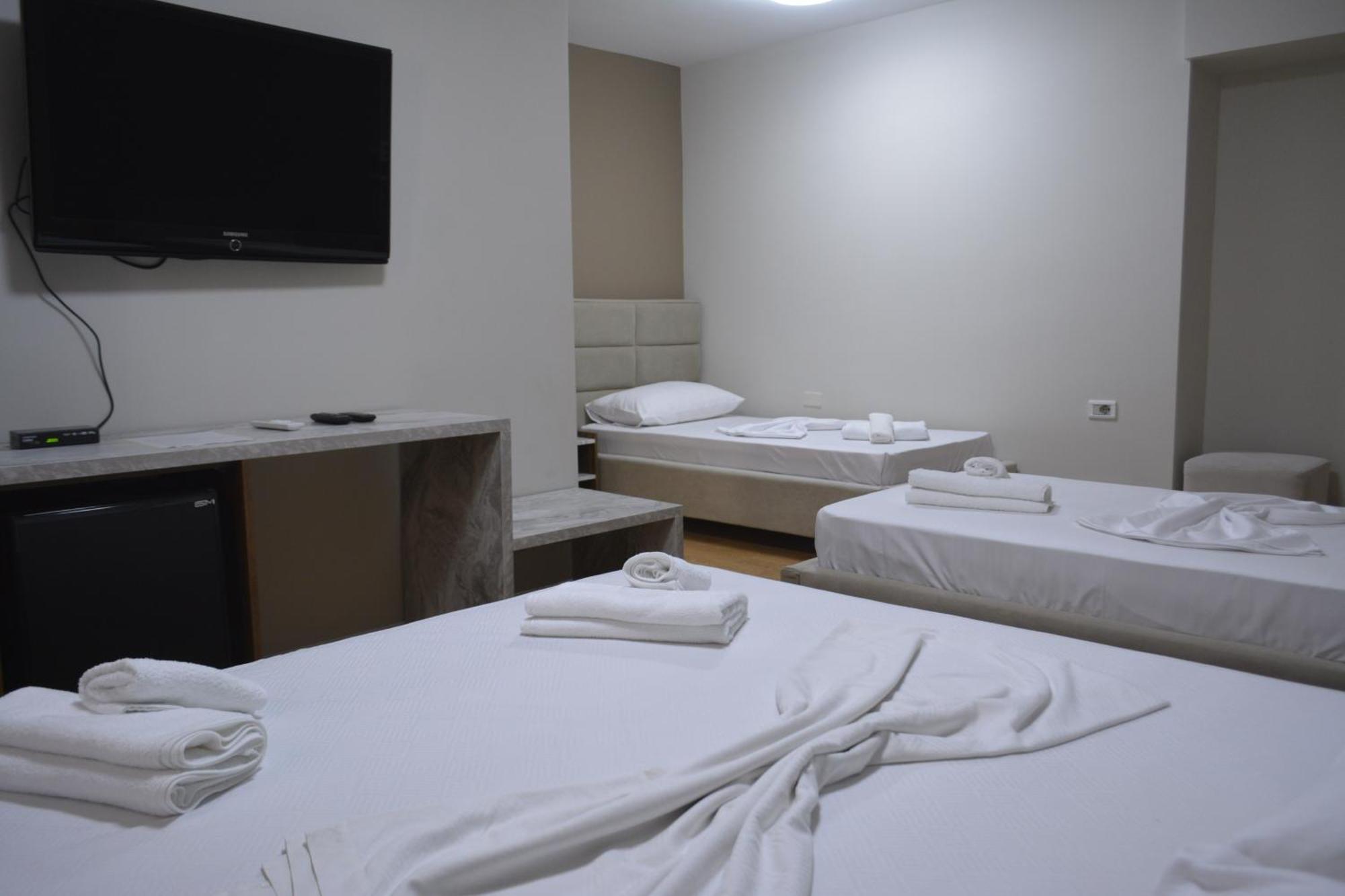 Hotel Her Влёра Экстерьер фото
