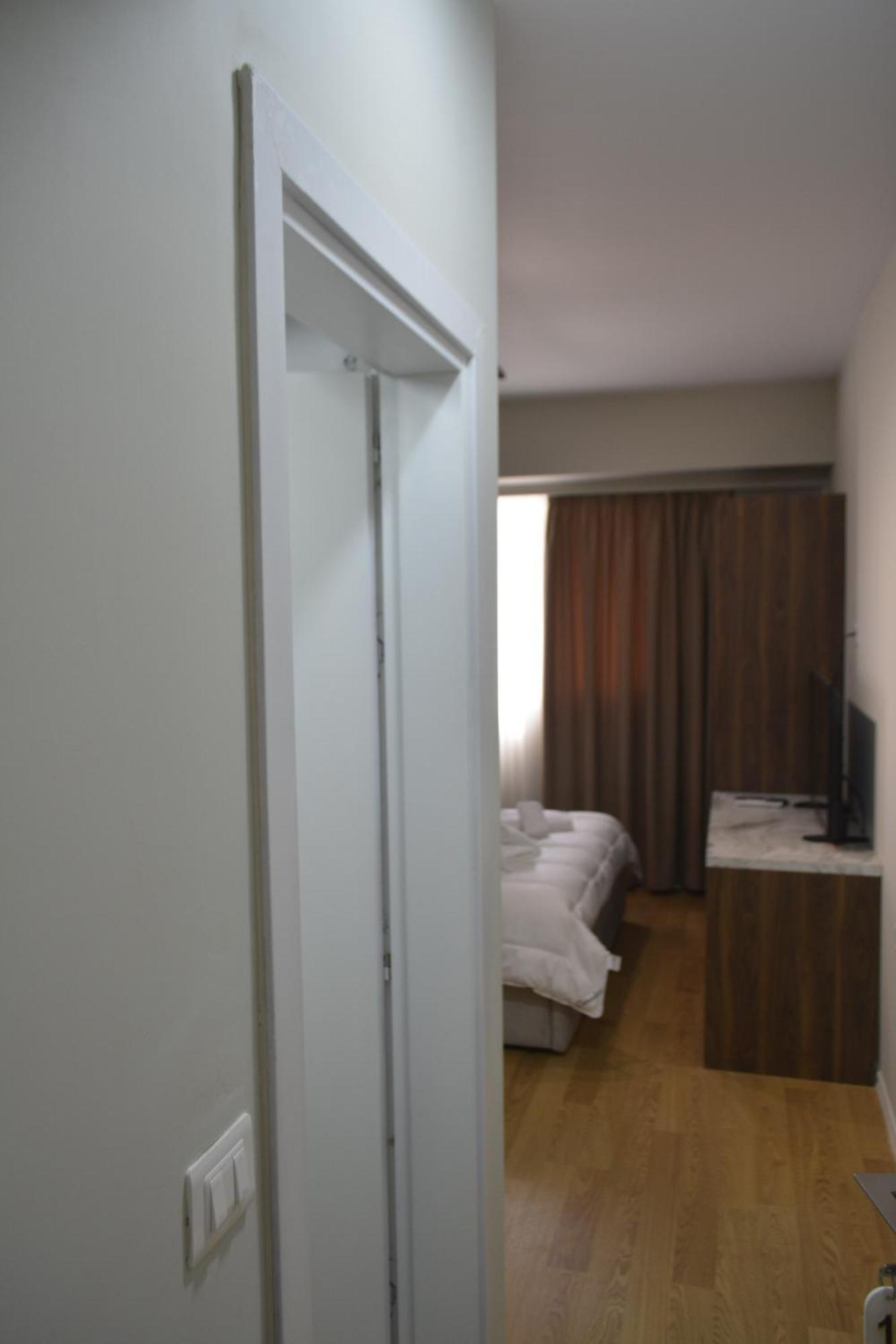 Hotel Her Влёра Экстерьер фото