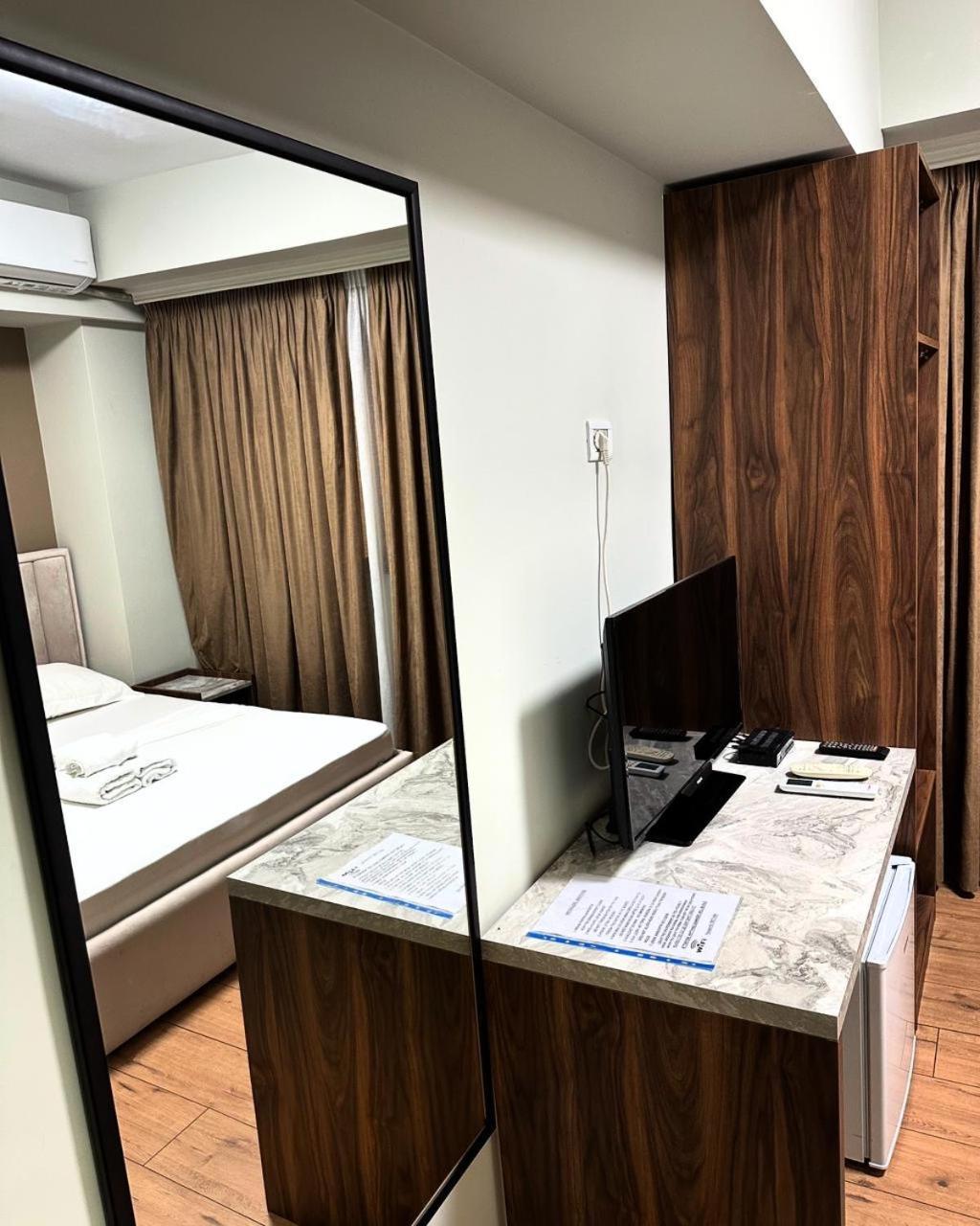 Hotel Her Влёра Экстерьер фото