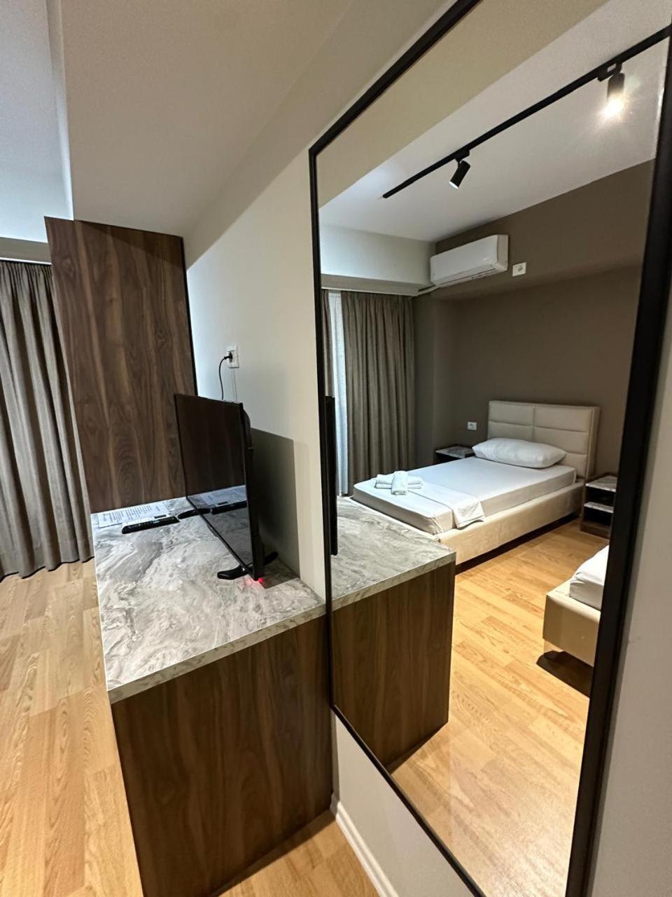 Hotel Her Влёра Экстерьер фото