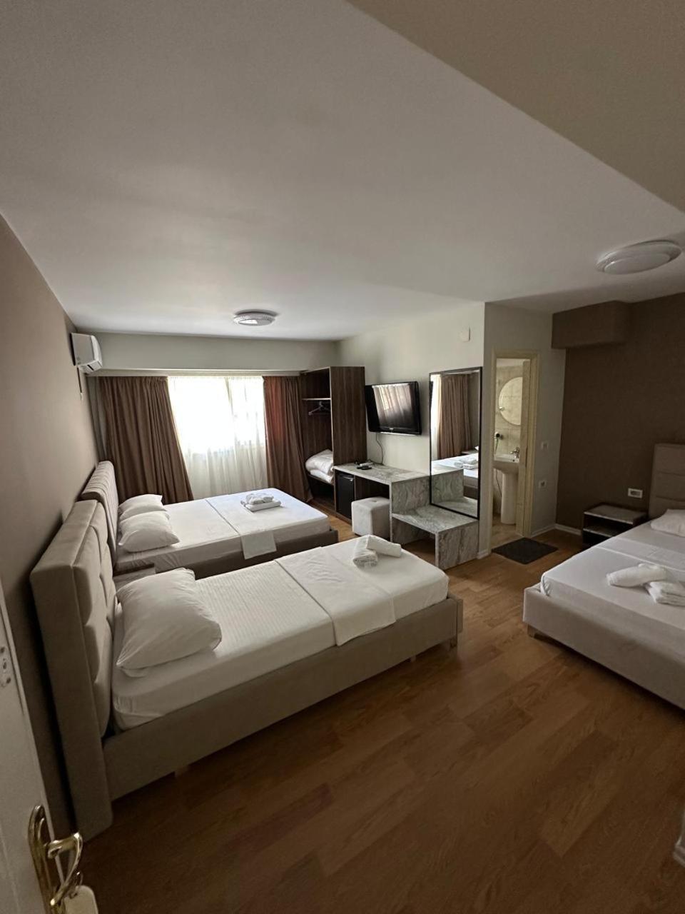Hotel Her Влёра Экстерьер фото