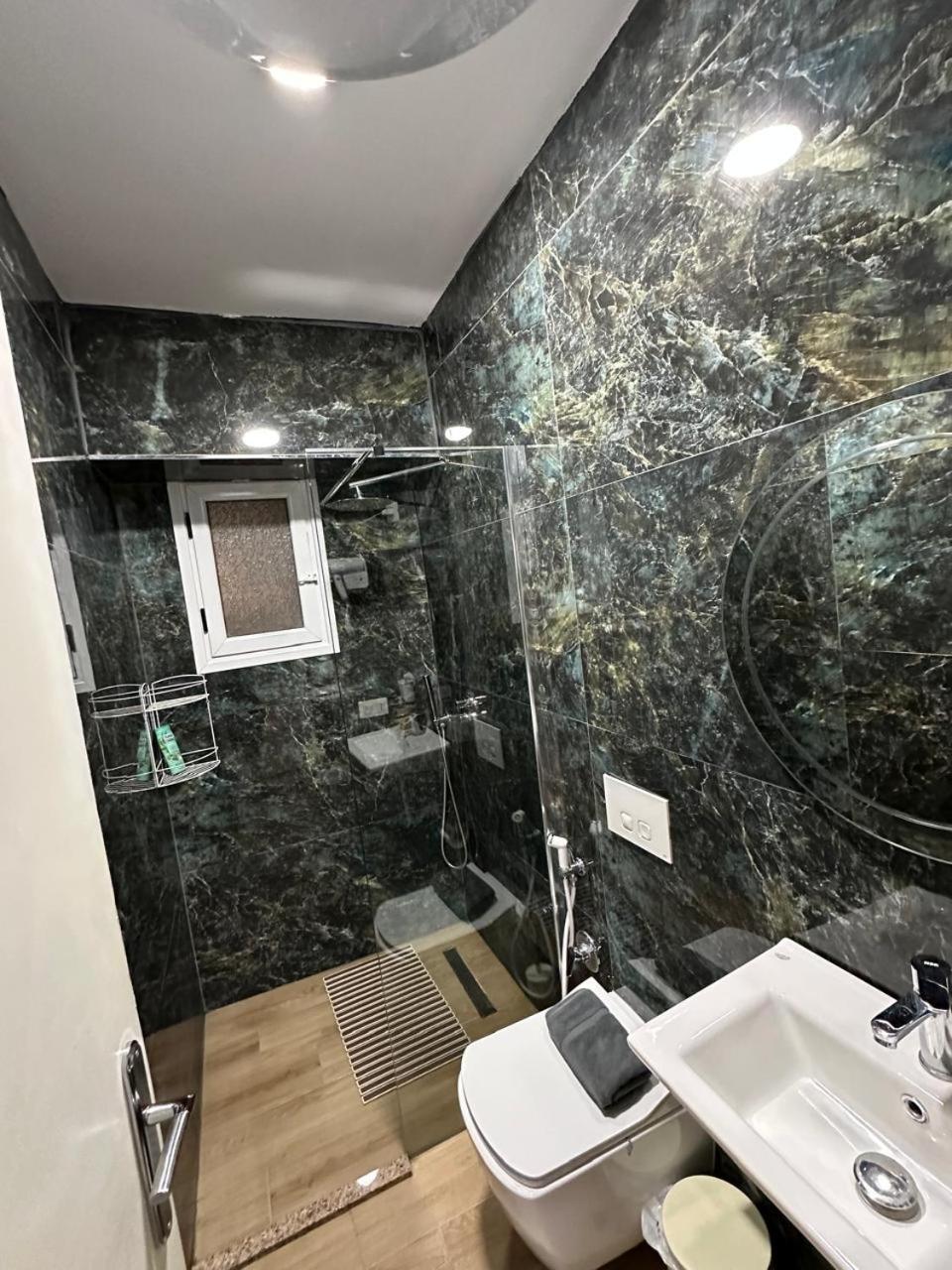 Hotel Her Влёра Экстерьер фото