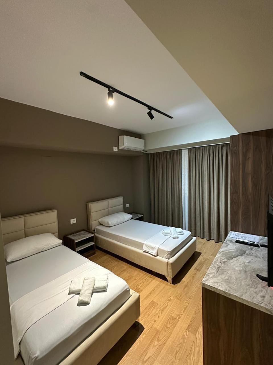 Hotel Her Влёра Экстерьер фото