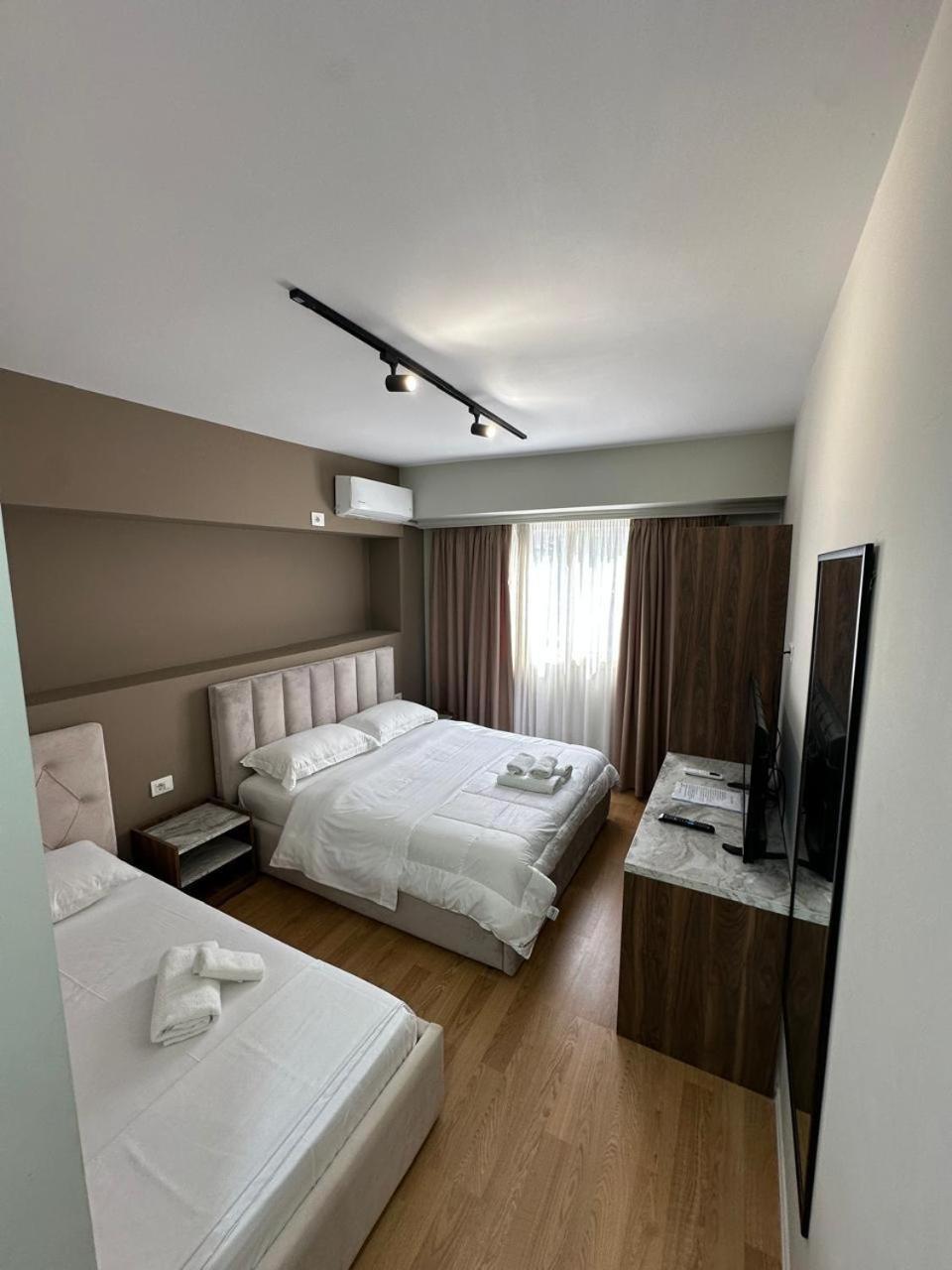 Hotel Her Влёра Экстерьер фото