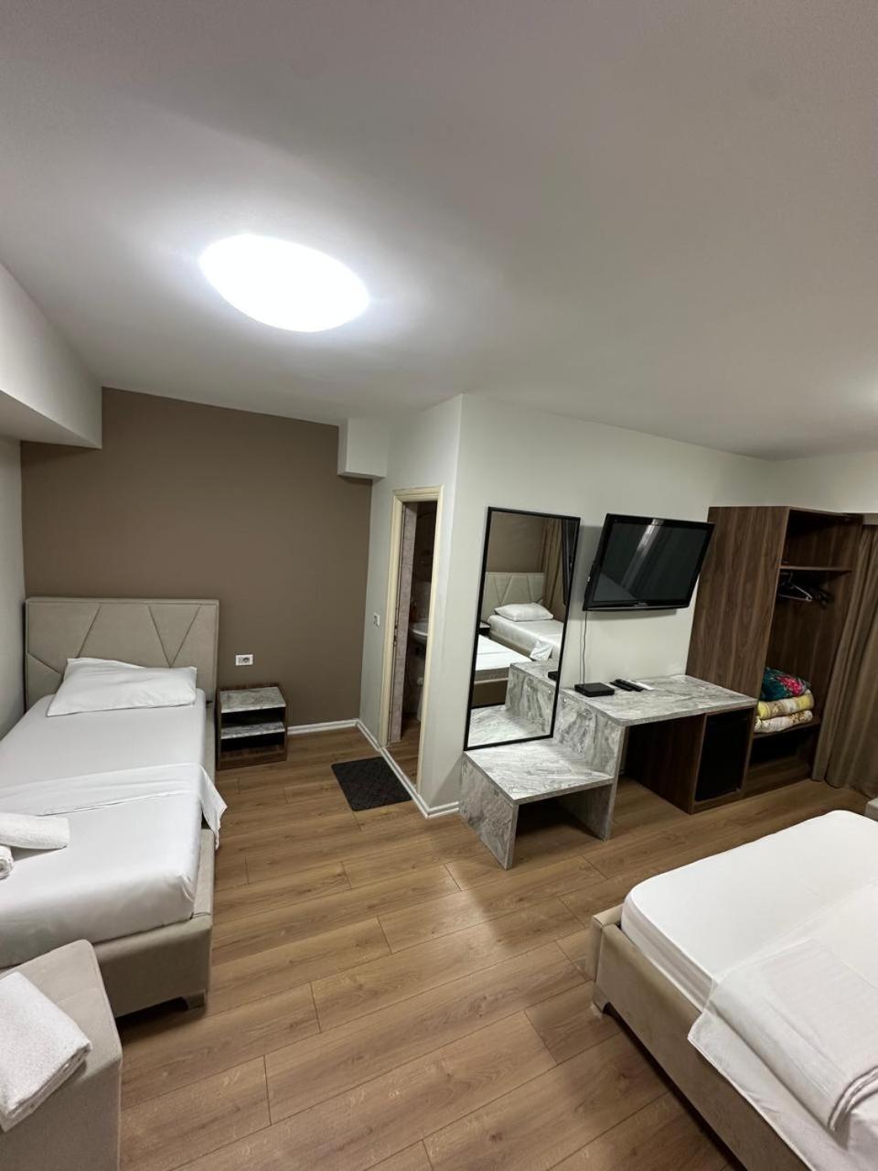 Hotel Her Влёра Экстерьер фото